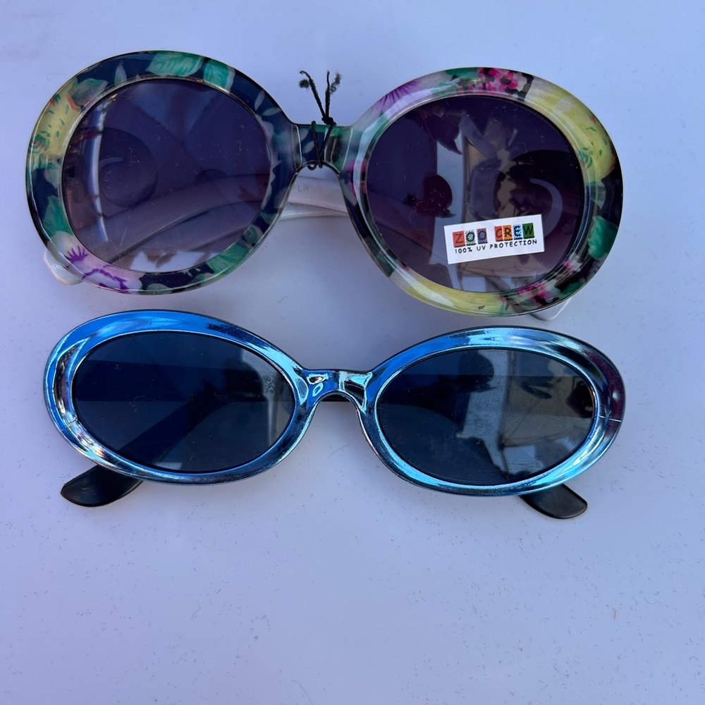 Kids 90’s  2 pairs of sunglasses one dead stock